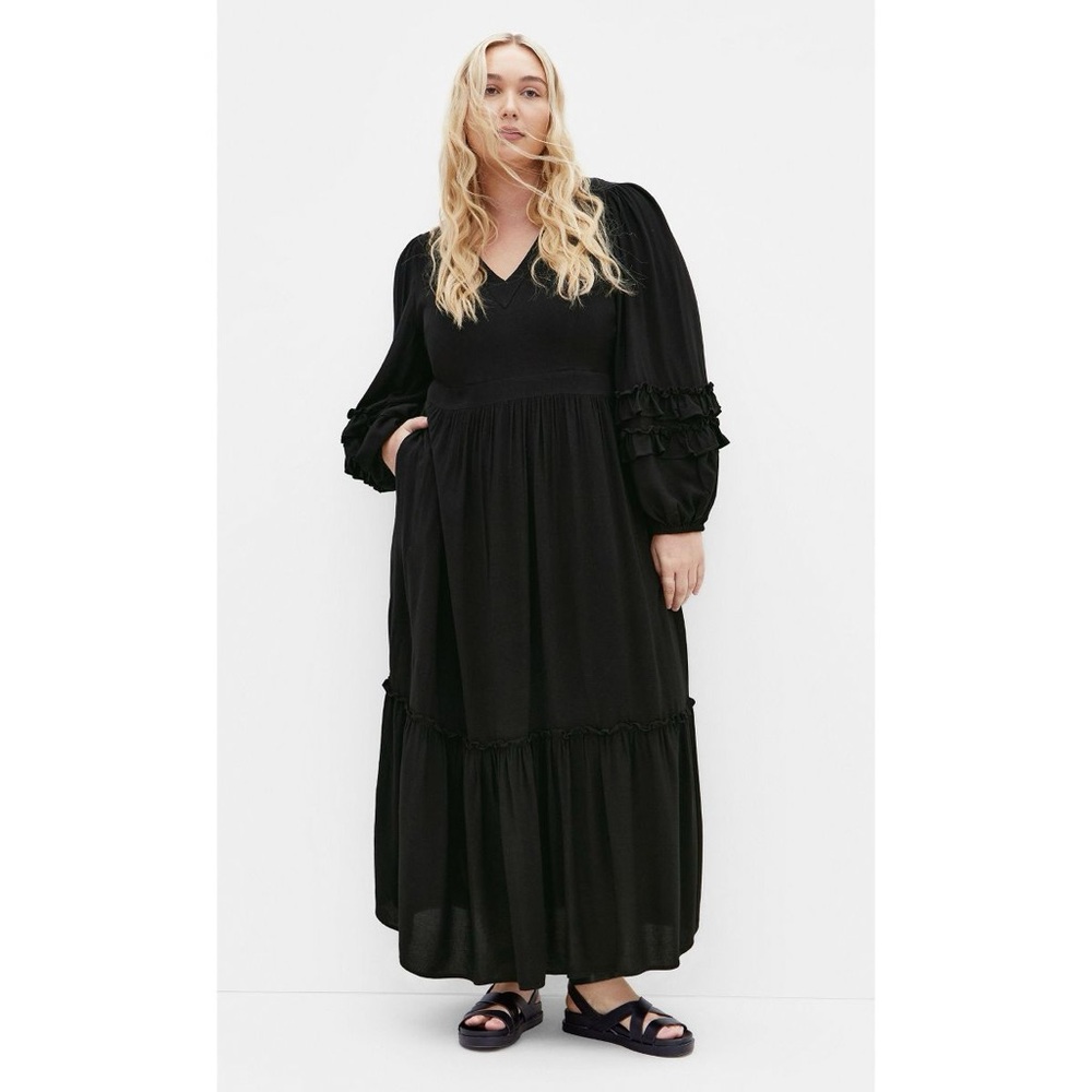 CITY CHIC women’s Plus Size Black V-Neck Long Sleeve Maxi Dress